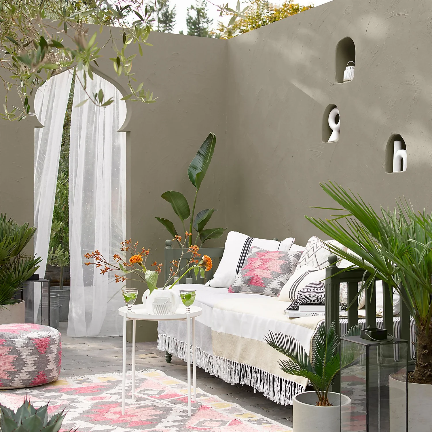 Sandtex Ultra Smooth Masonry Paint - Dark Stone - 150ml