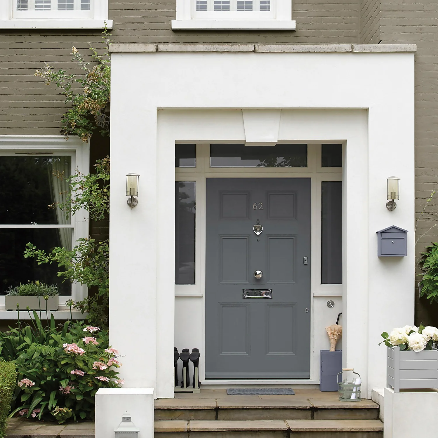 Sandtex Ultra Smooth Masonry Paint - Dark Stone - 150ml