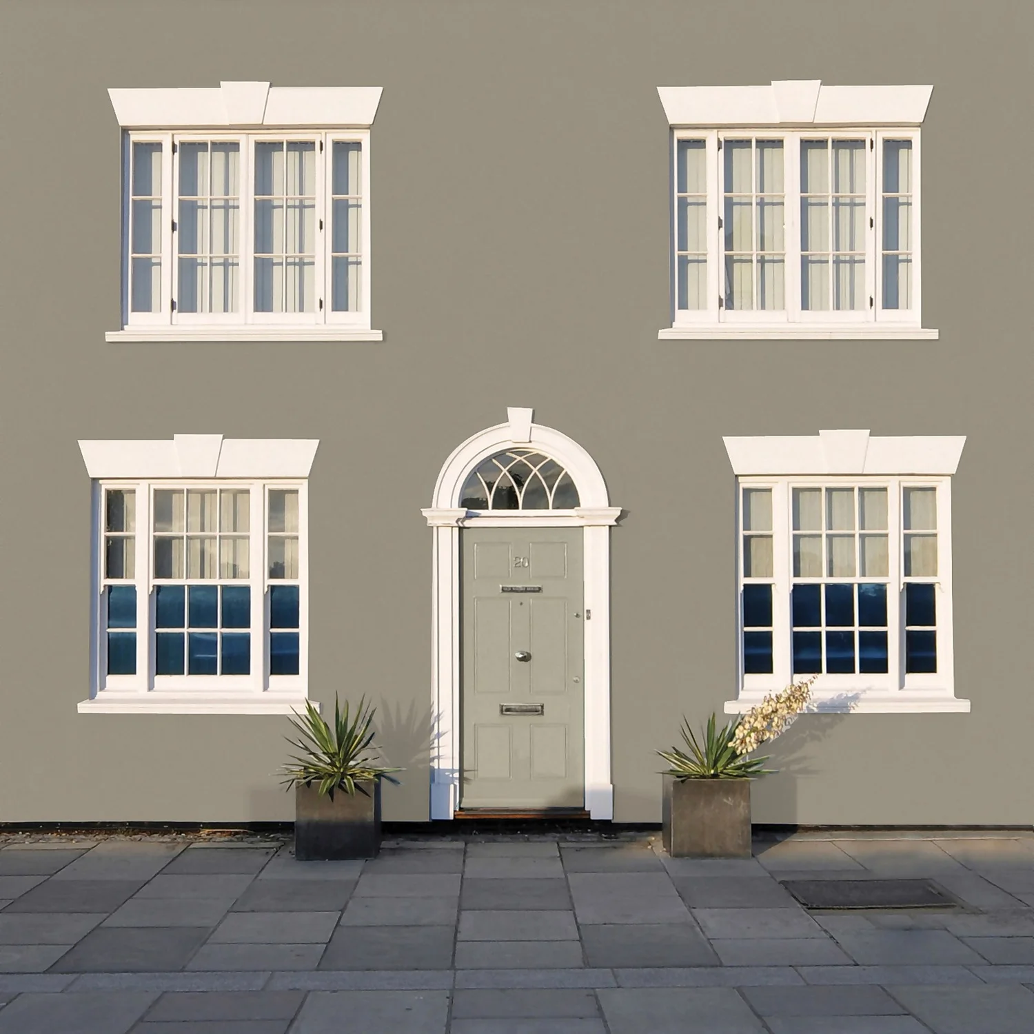 Sandtex Ultra Smooth Masonry Paint - Dark Stone - 150ml