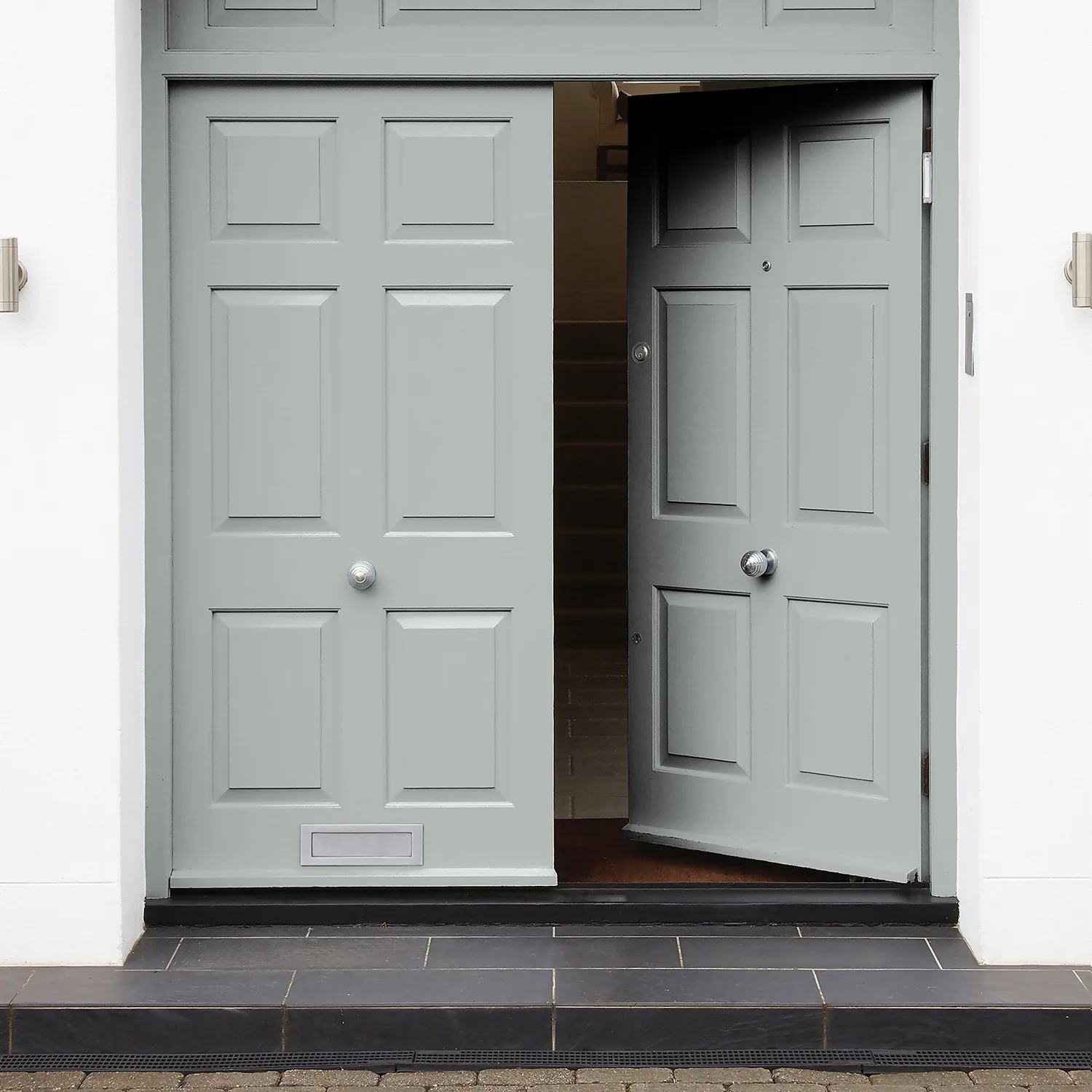 Sandtex® Exterior 10 Year Satin Paint Cloudy Day - 750ml