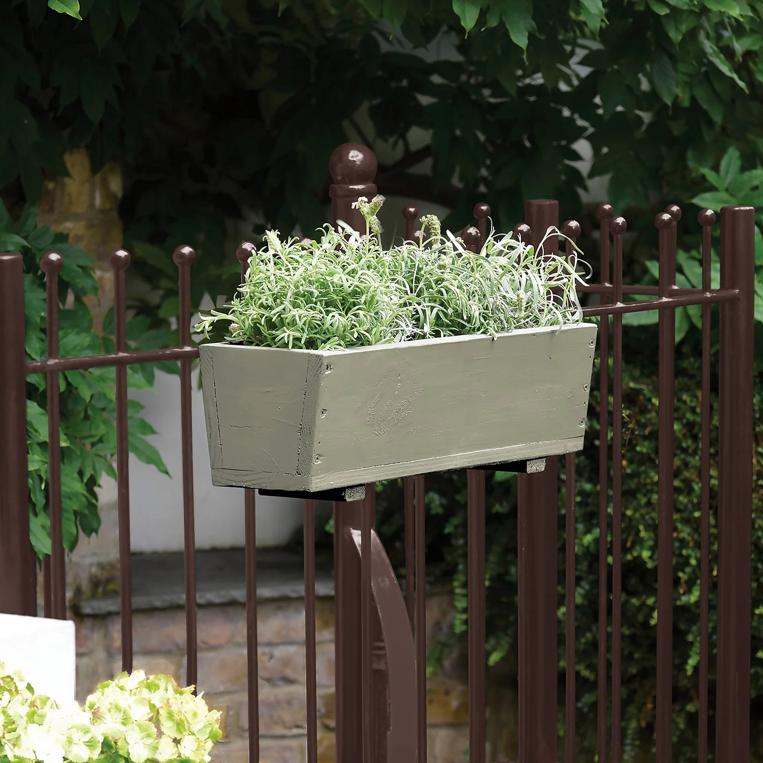 Sandtex® Exterior 10 Year Gloss Paint Chestnut Brown - 2.5L