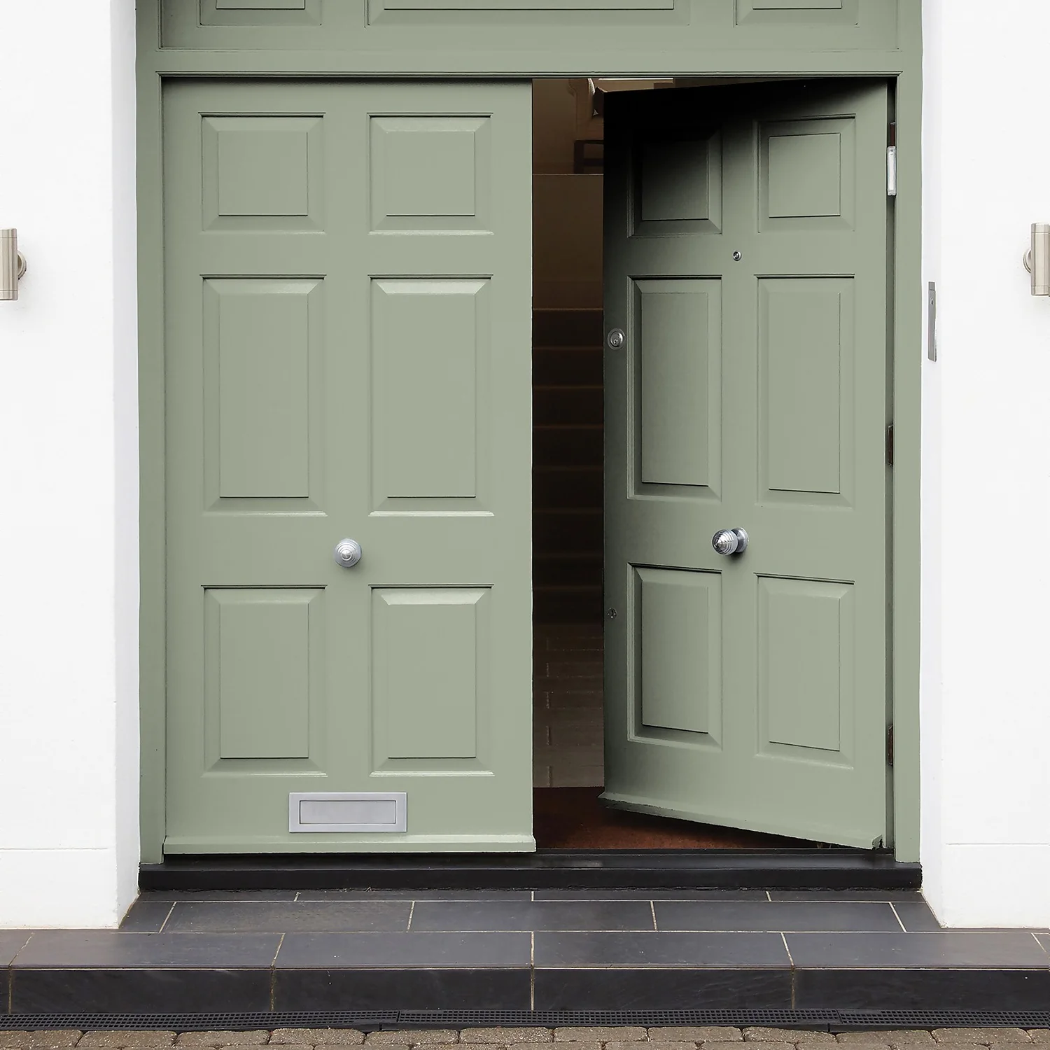 Sandtex® Exterior 10 Year Satin Paint Bay Tree - 2.5L