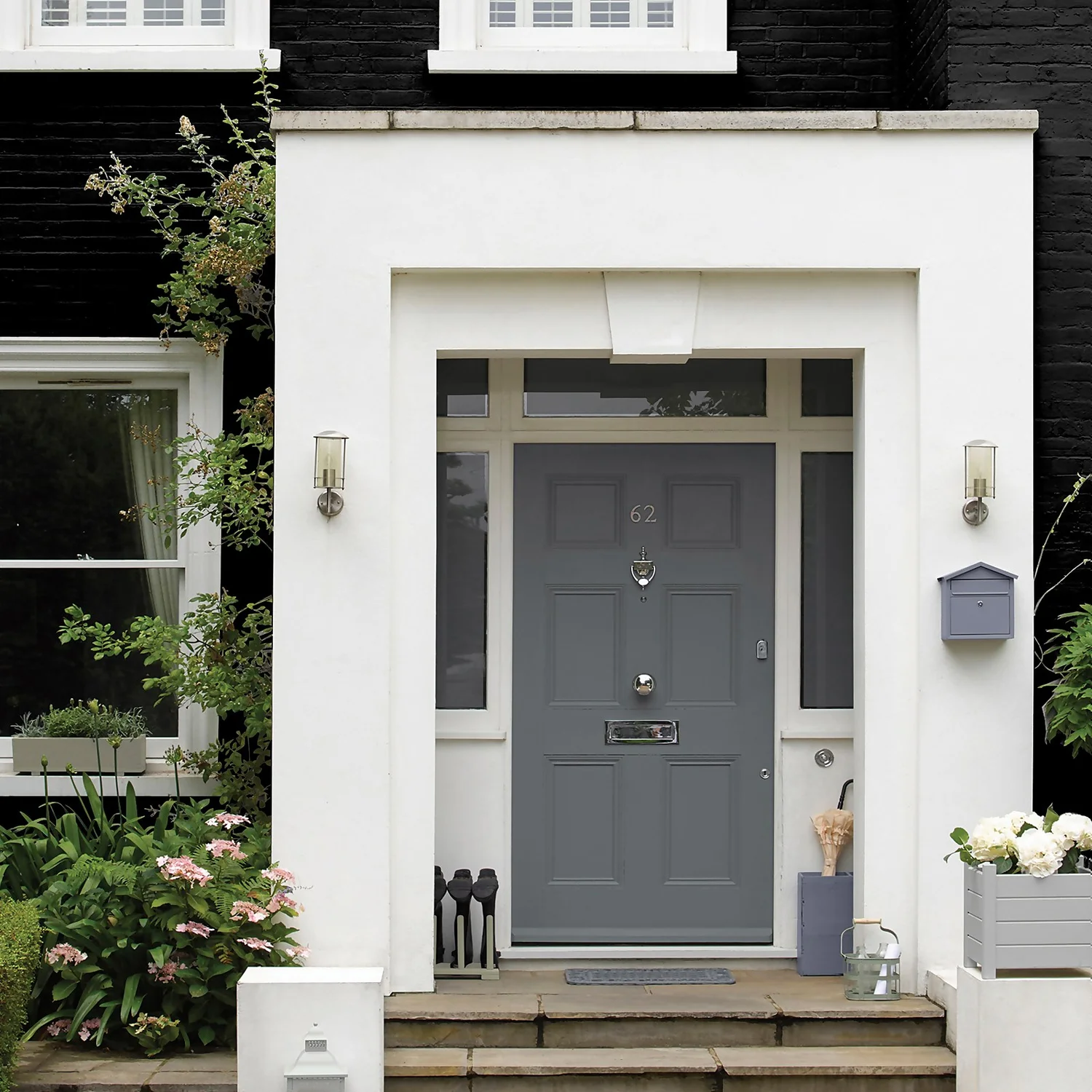 Sandtex® Ultra Smooth Masonry Paint Black - 5L