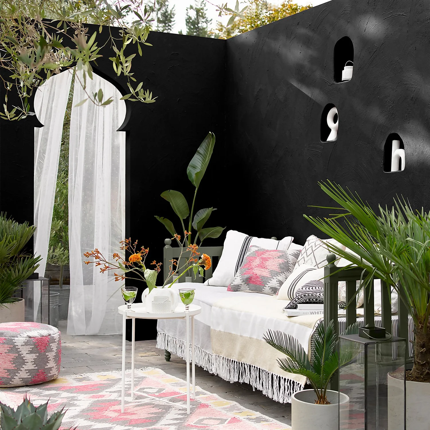 Sandtex® Ultra Smooth Masonry Paint Black - 5L