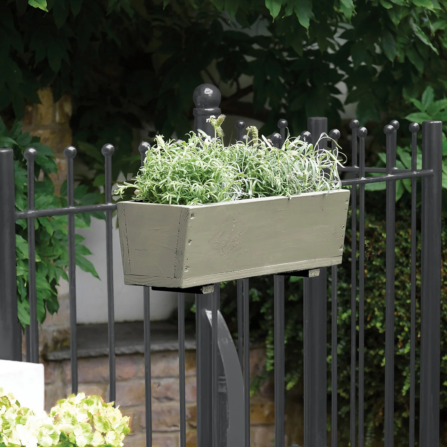 Sandtex® Exterior 10 Year Gloss Paint Smokey Grey - 750ml