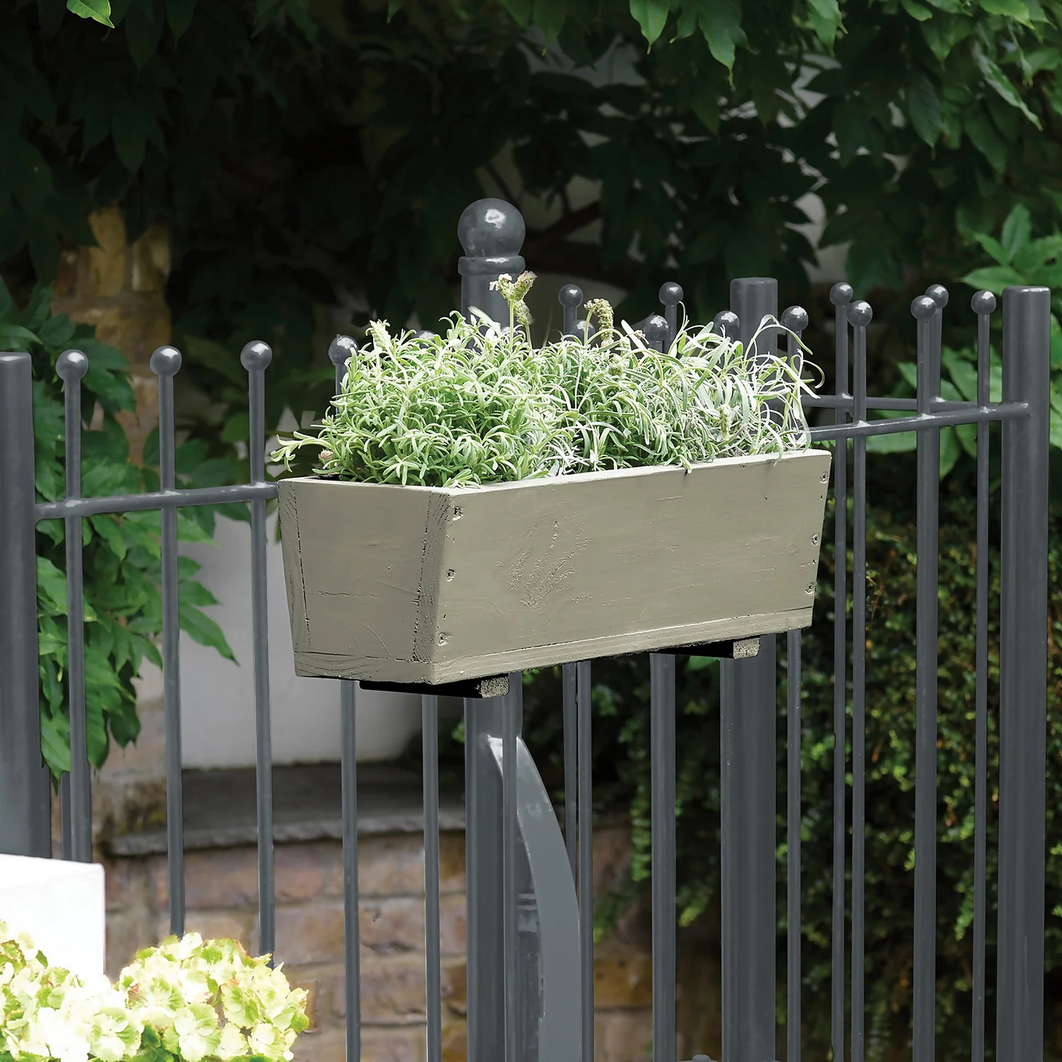 Sandtex® Exterior 10 Year Satin Paint Seclusion - 750ml