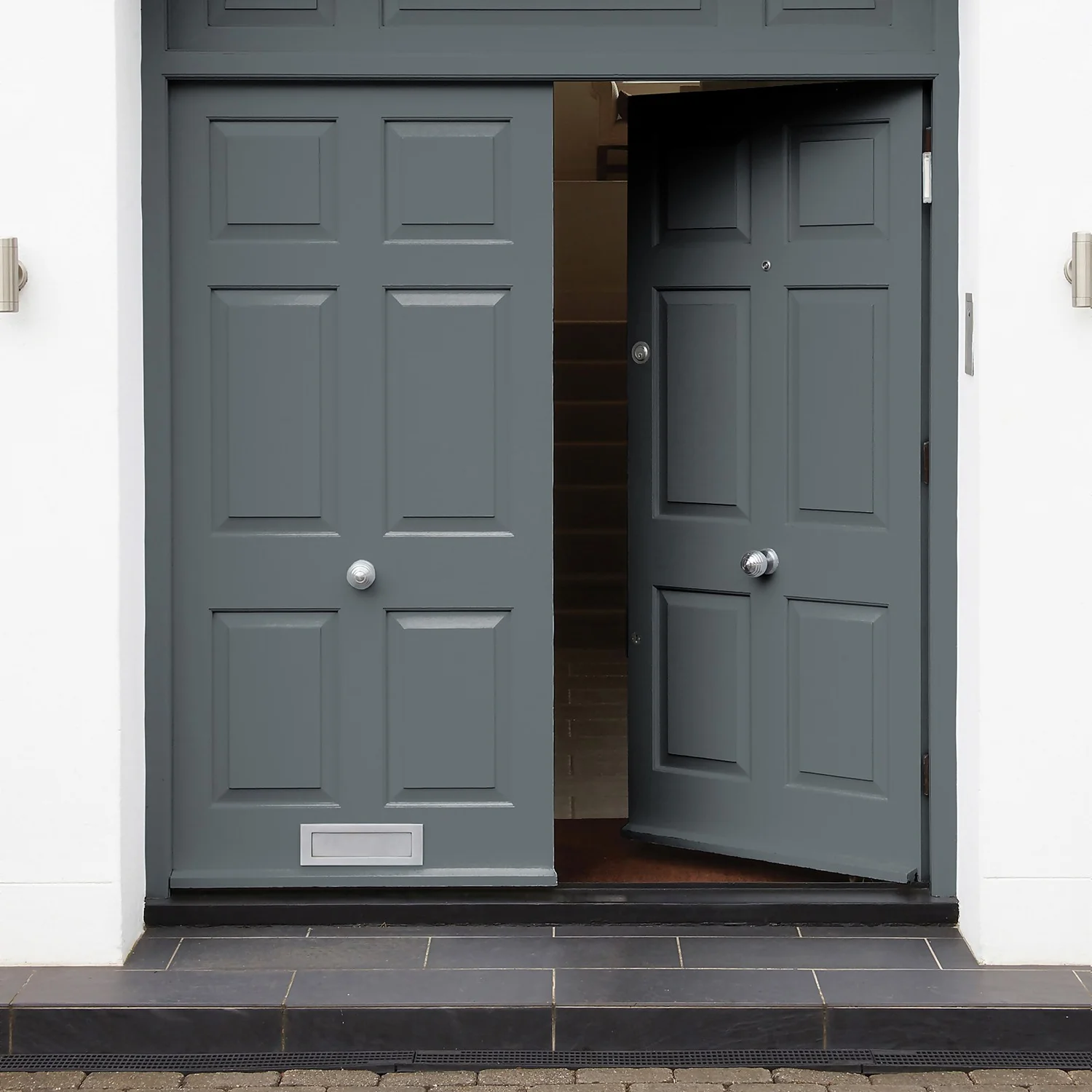 Sandtex® Exterior 10 Year Satin Paint Seclusion - 750ml