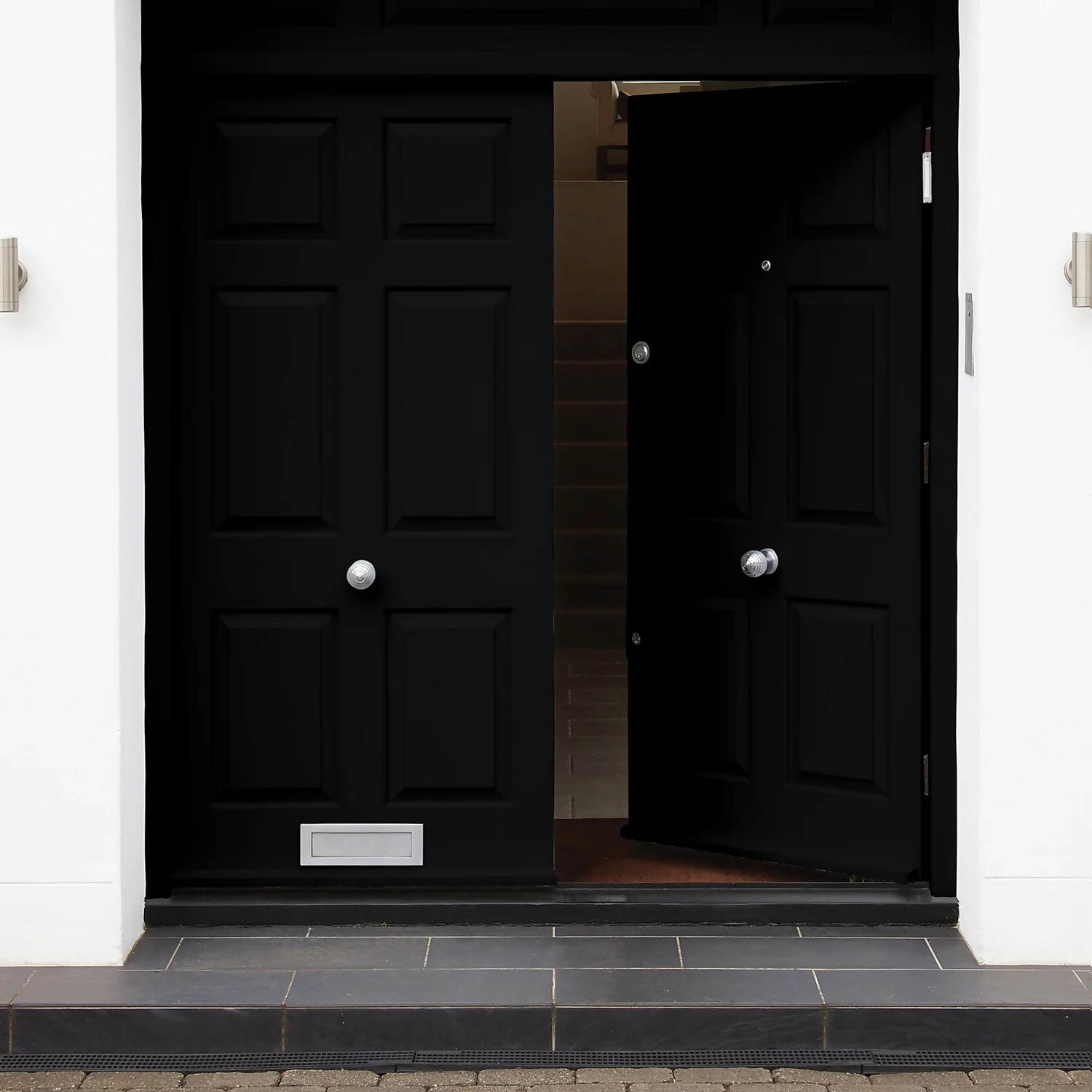 Sandtex® Exterior 10 Year Satin Paint Black - 750ml