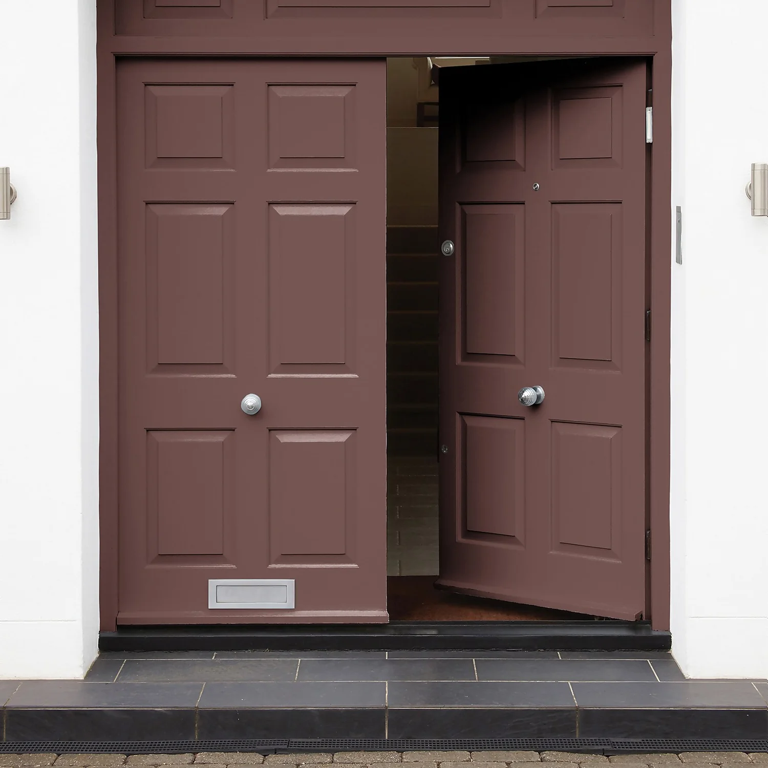 Sandtex® Exterior 10 Year Satin Paint Autumn Chestnut - 750ml