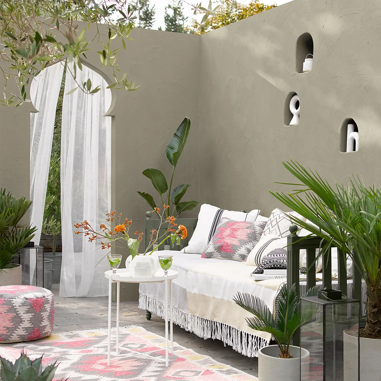 Sandtex Ultra Smooth Masonry Paint - French Grey - 150ml