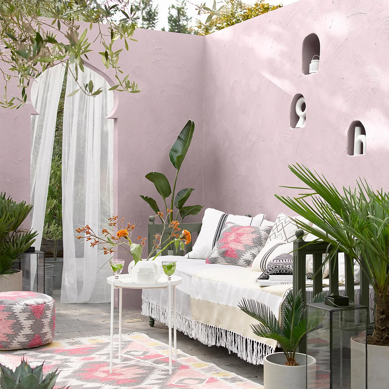 Sandtex Ultra Smooth Masonry Paint Somerset Pink - Tester