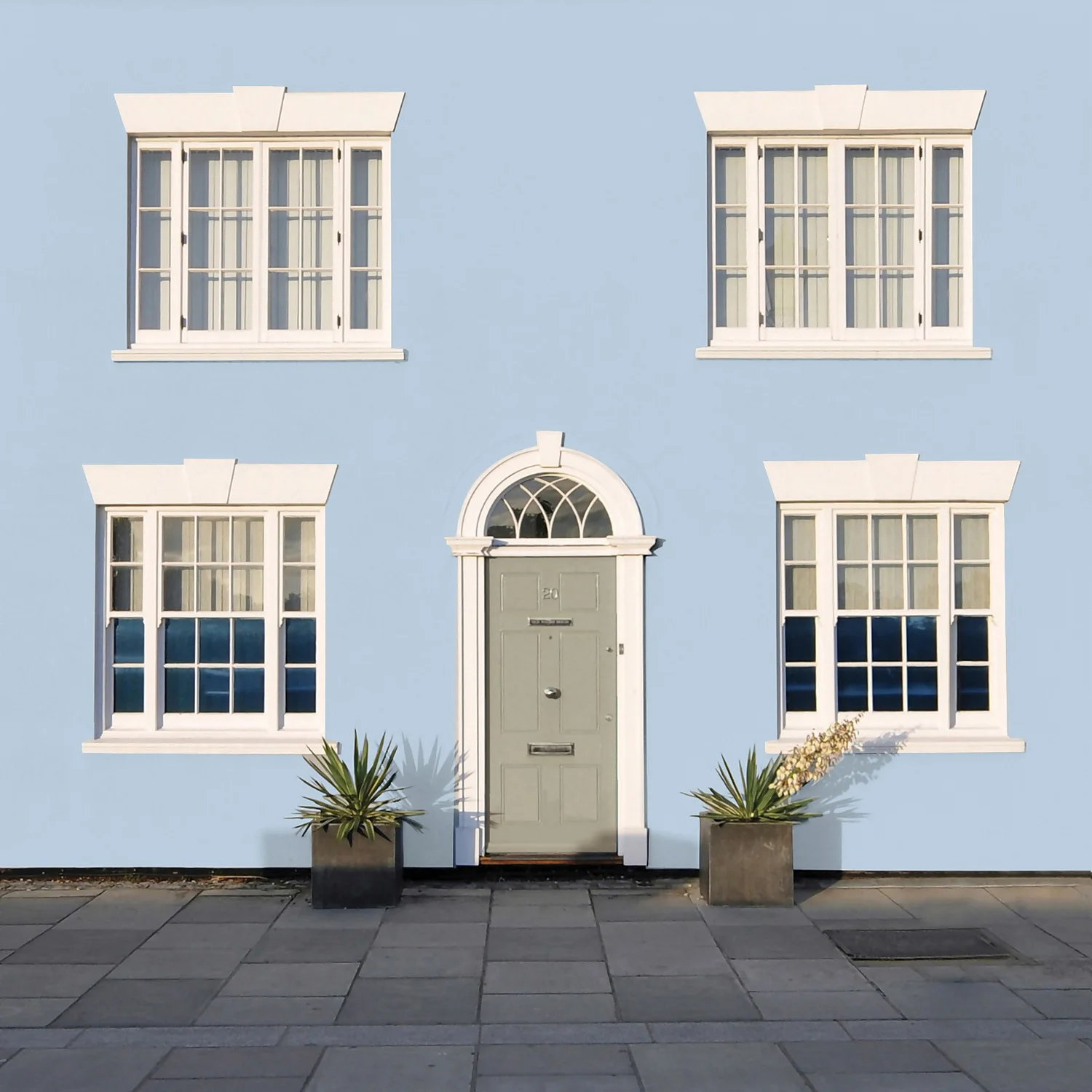 Sandtex® Ultra Smooth Masonry Paint Morning Sky - 5L