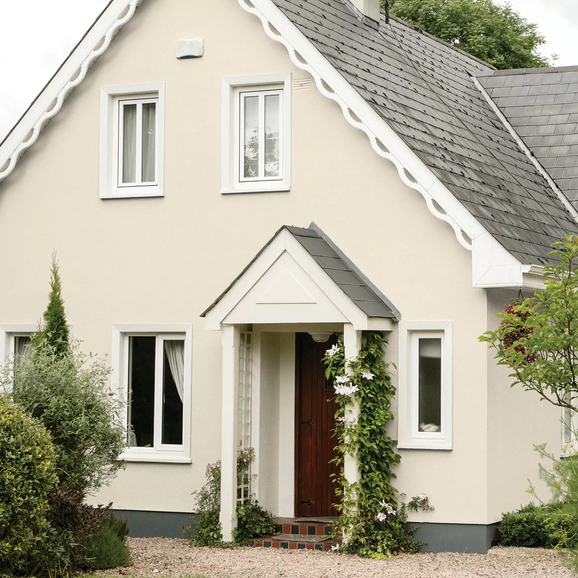 Sandtex Ultra smooth Ivory stone Masonry paint, 5L